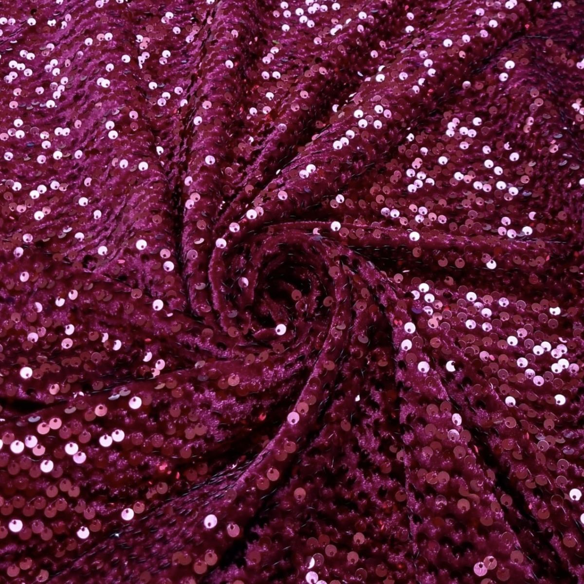 120" Round Sequin on Velvet Tableclothes